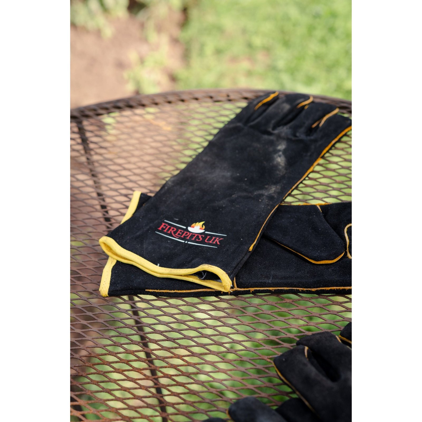 Firepits UK Black Fire Pit BBQ Gloves GLV1 - Image 4